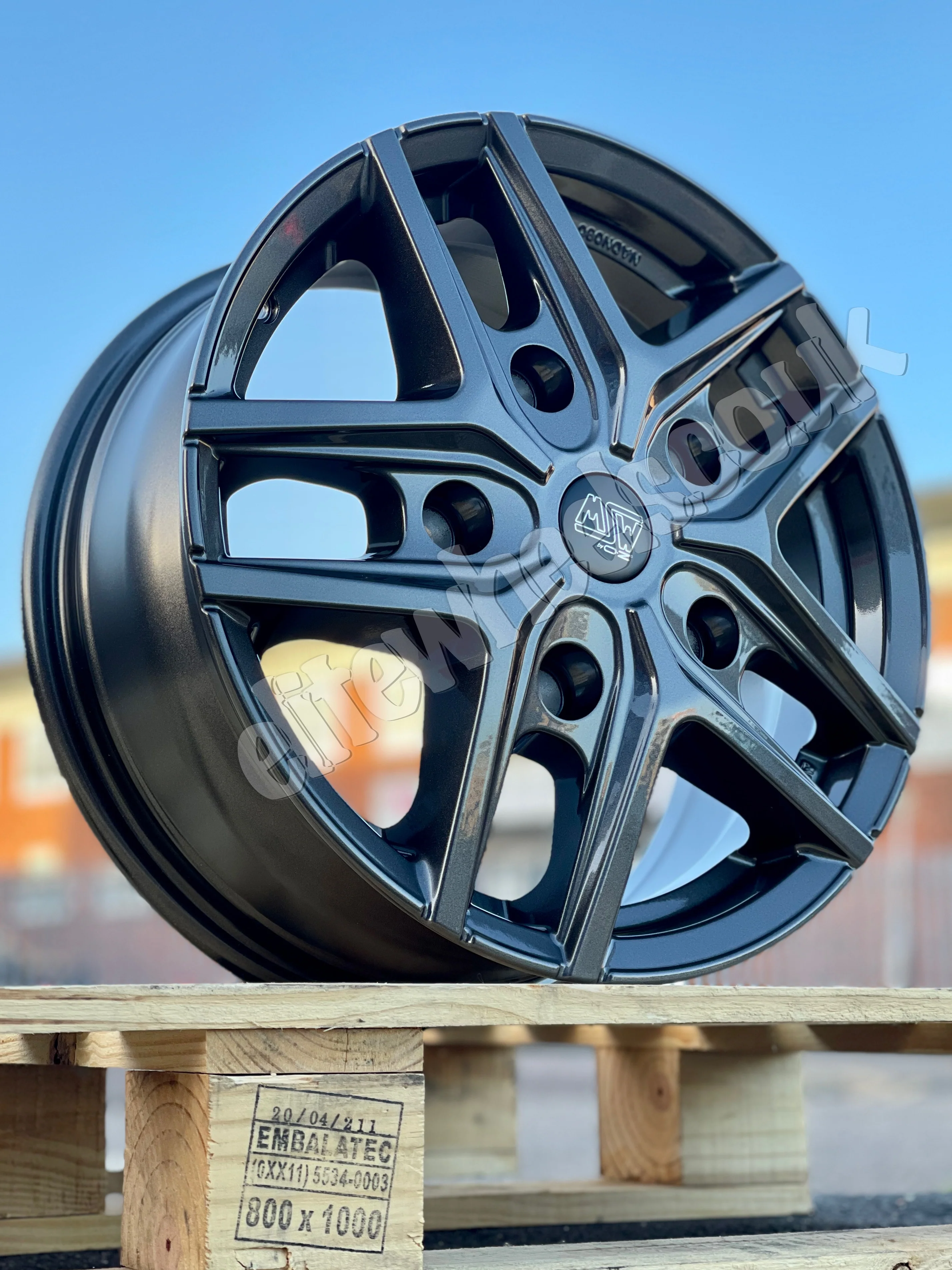 16" Ford Transit Custom MSW 40 Gunmetal Alloy Wheels - Image 4