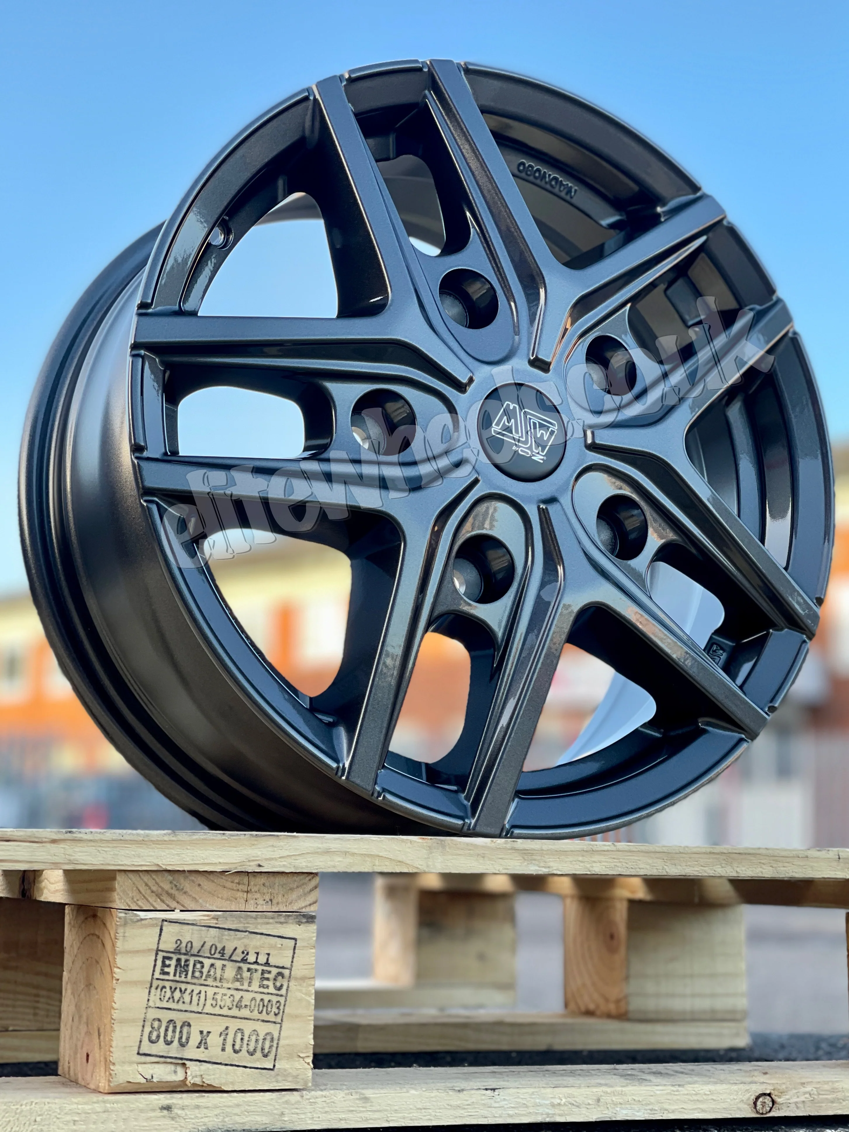 16" Ford Transit Custom MSW 40 Gunmetal Alloy Wheels - Image 6