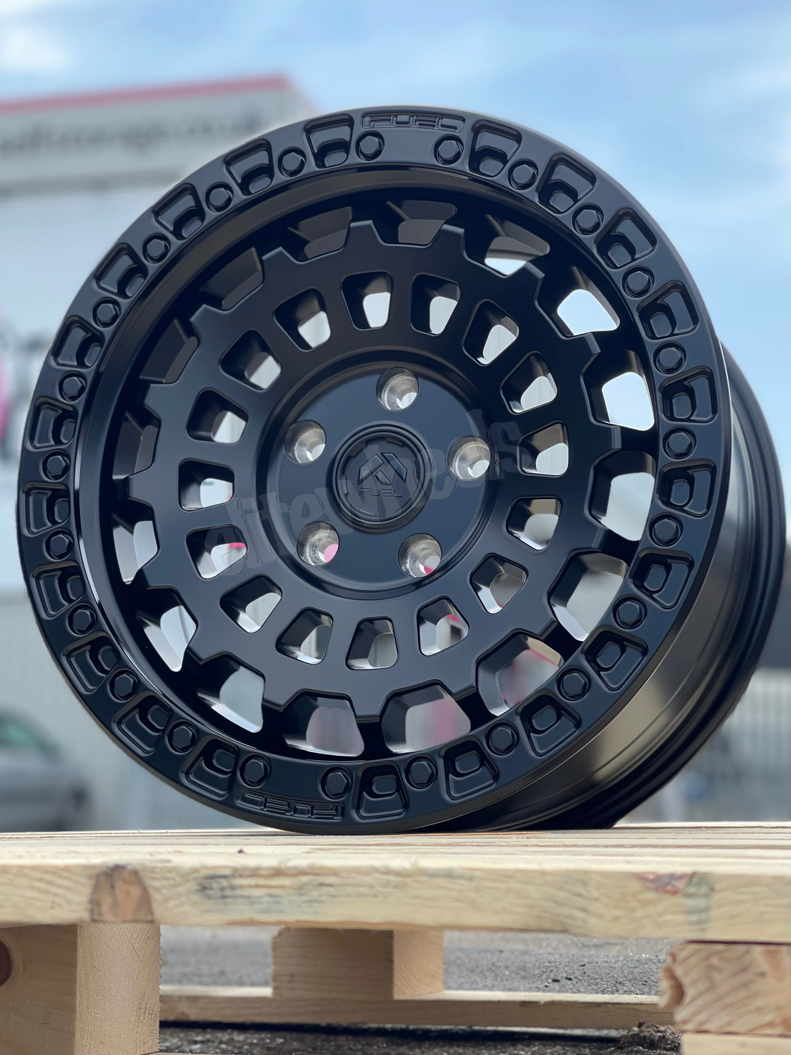 17" Volkswagen Transporter Fuel Zephyr Black Alloy Wheels - Image 3