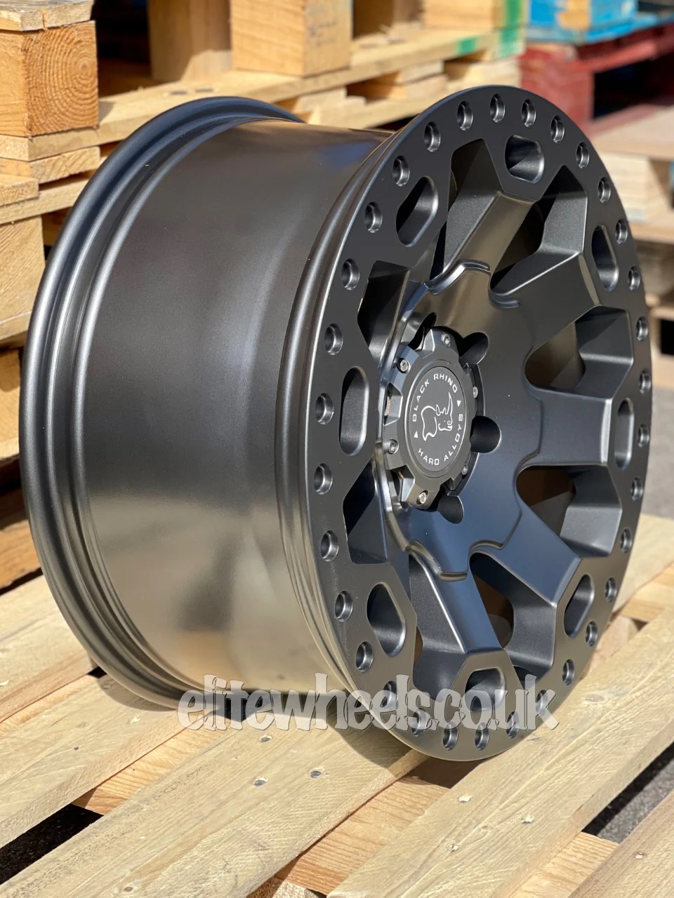 18" Toyota Hilux Black Rhino Warlord - Image 4