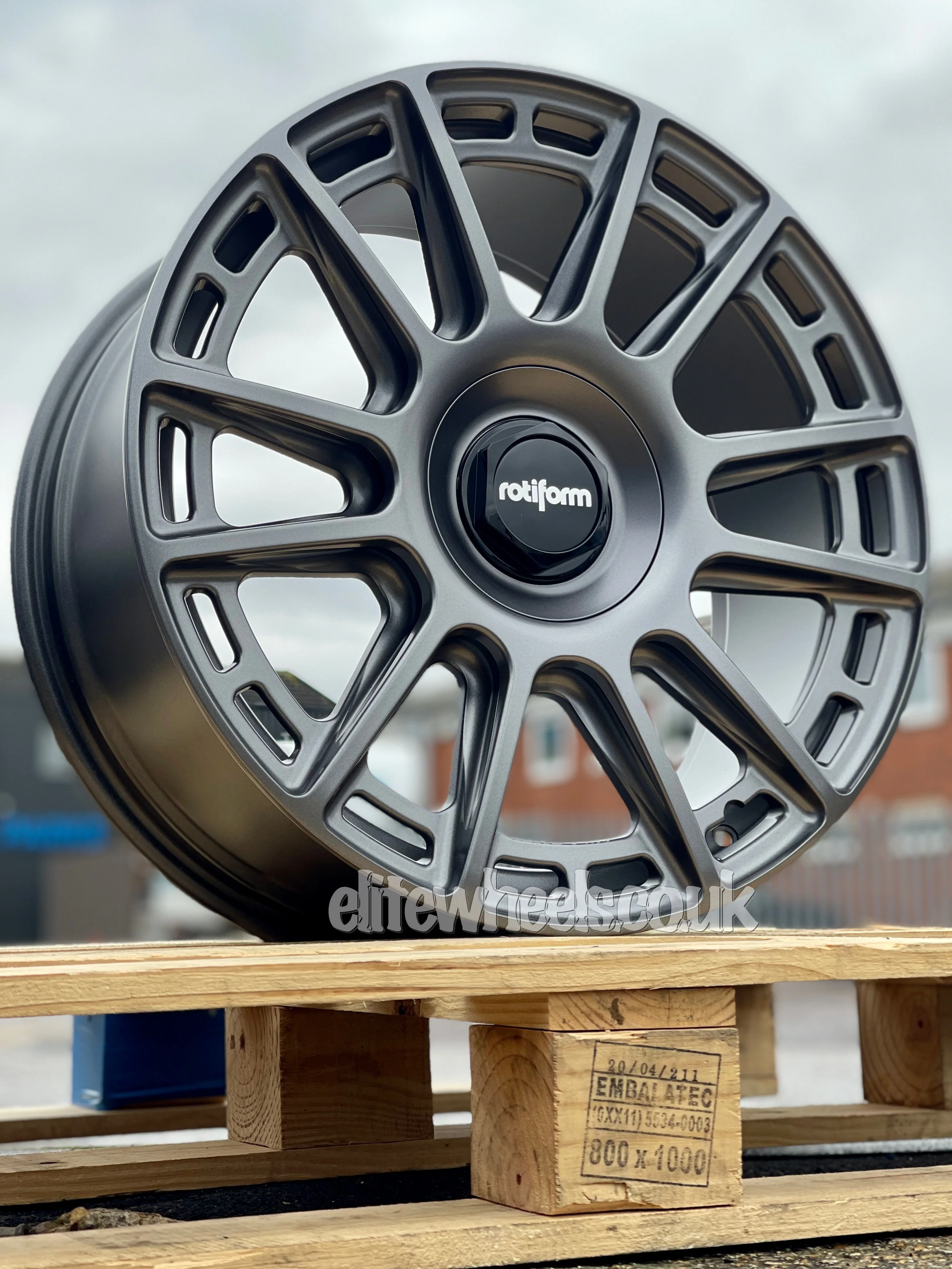 19" Volkswagen Transporter T5 T6 Rotiform OZR Grey Alloy Wheel - Image 3