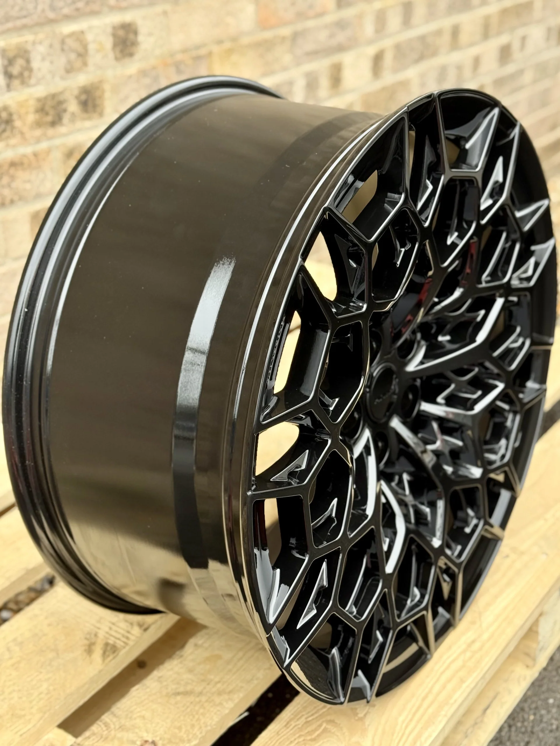 22" Land Rover Defender L663 Hawke Helion Alloy Wheels - Image 3