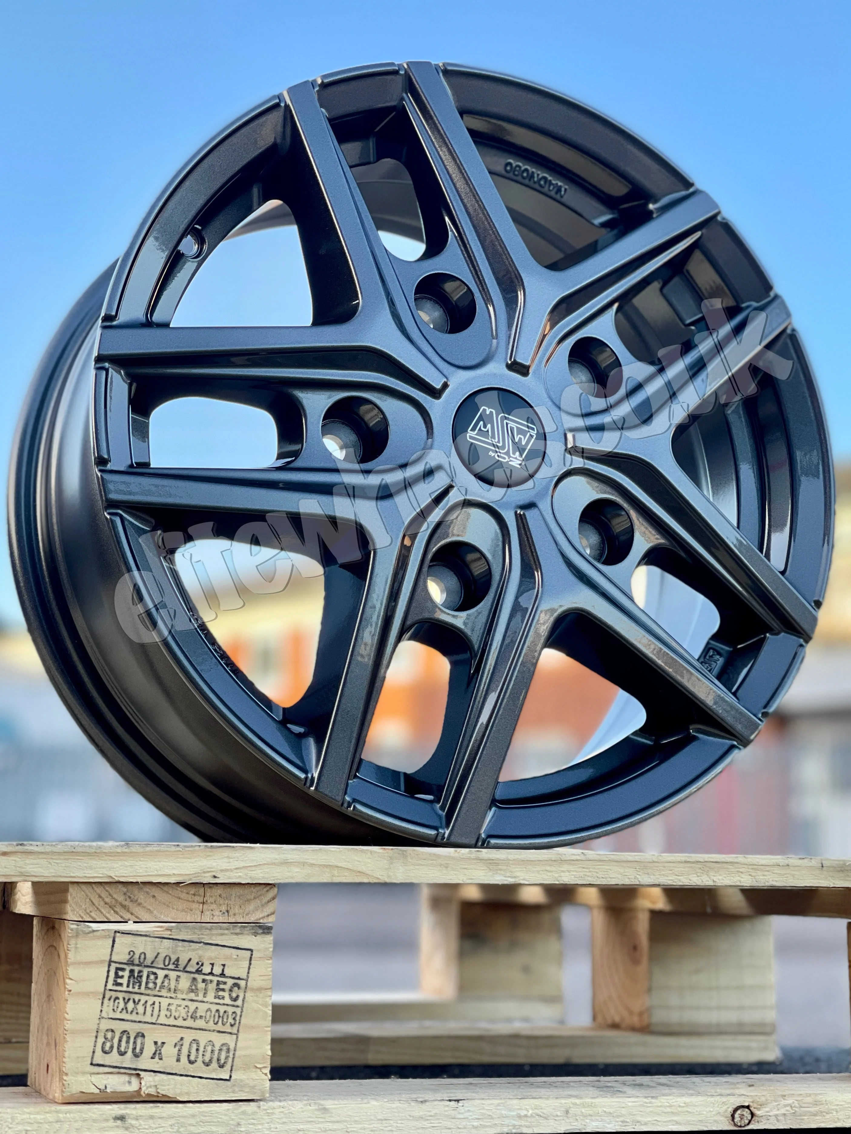16" VW Transporter MSW 40 Gunmetal Alloy Wheels - Image 5
