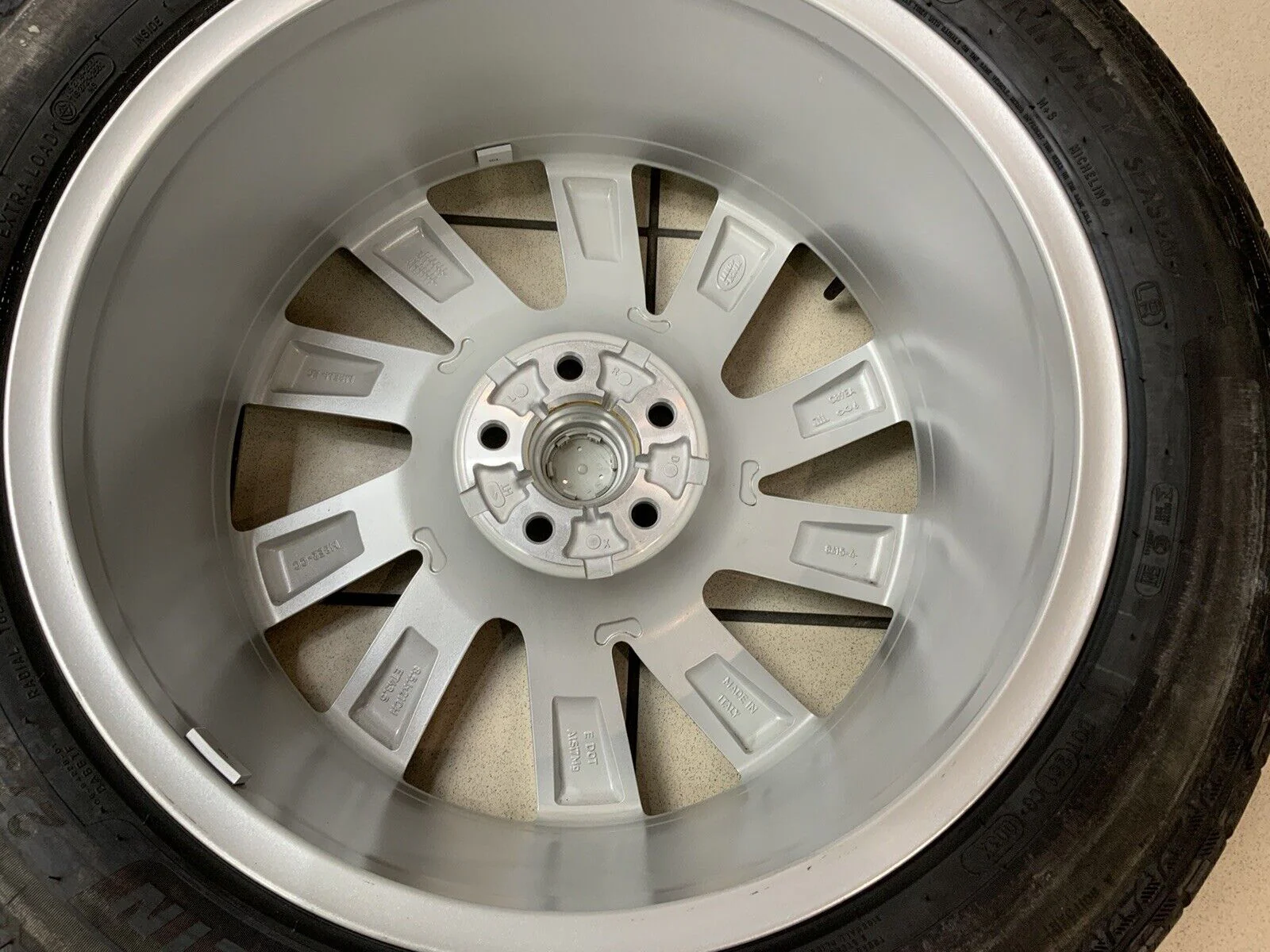 GENUINE RANGE ROVER L460 21" STYLE 5112 ALLOY WHEELS & TYRES - Image 5