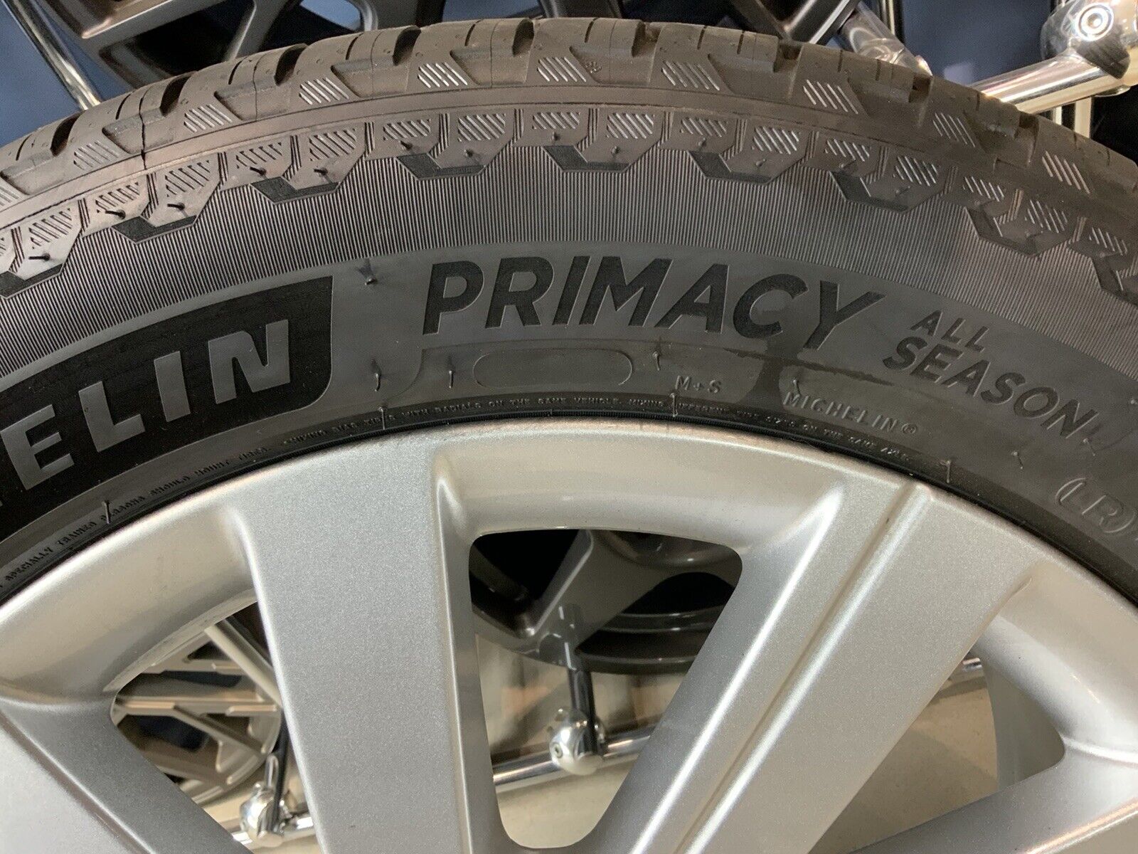 GENUINE RANGE ROVER L460 21" STYLE 5112 ALLOY WHEELS & TYRES - Image 8