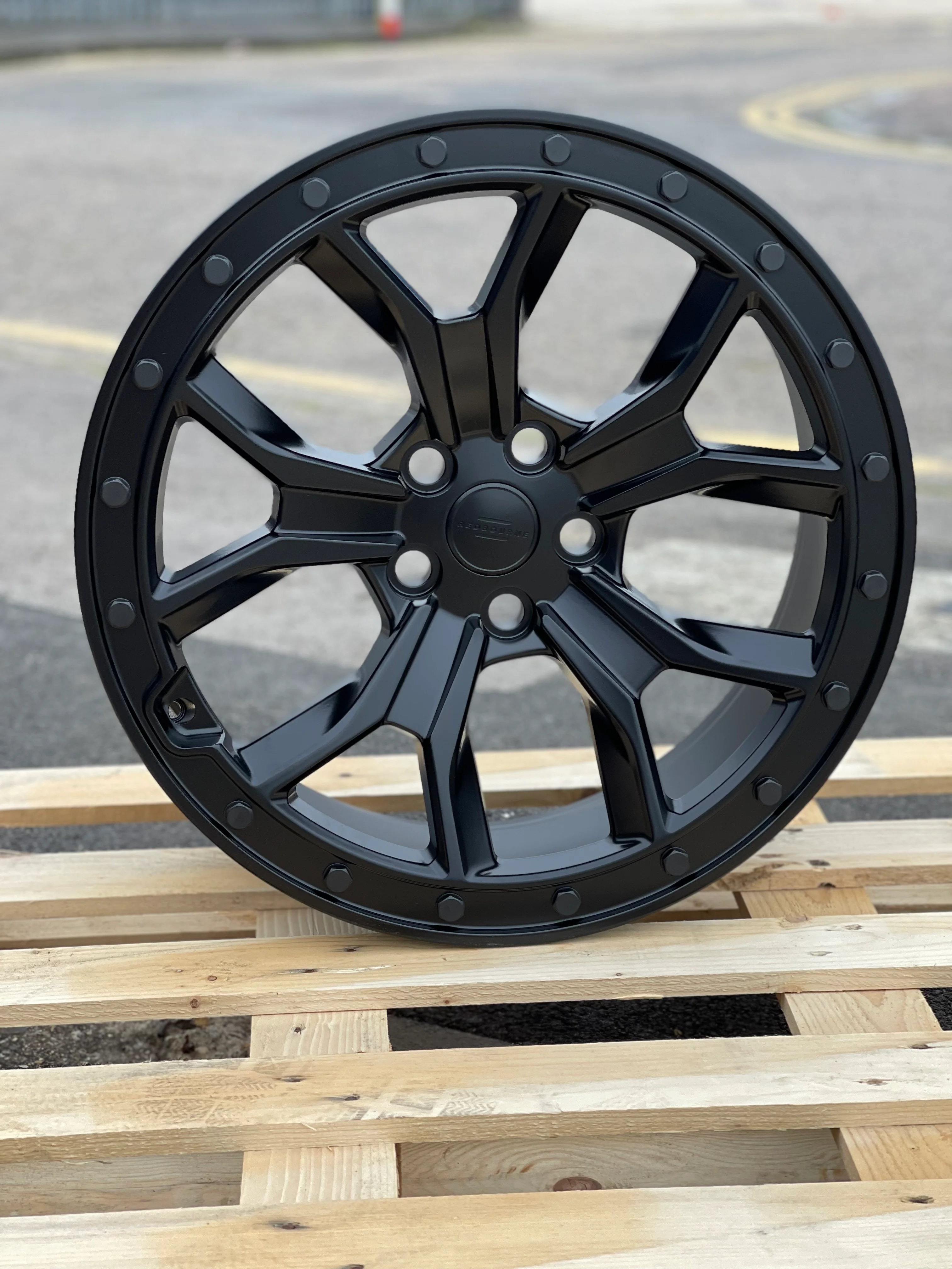 18" Land Rover Defender L663 Redbourne Morland - Image 4