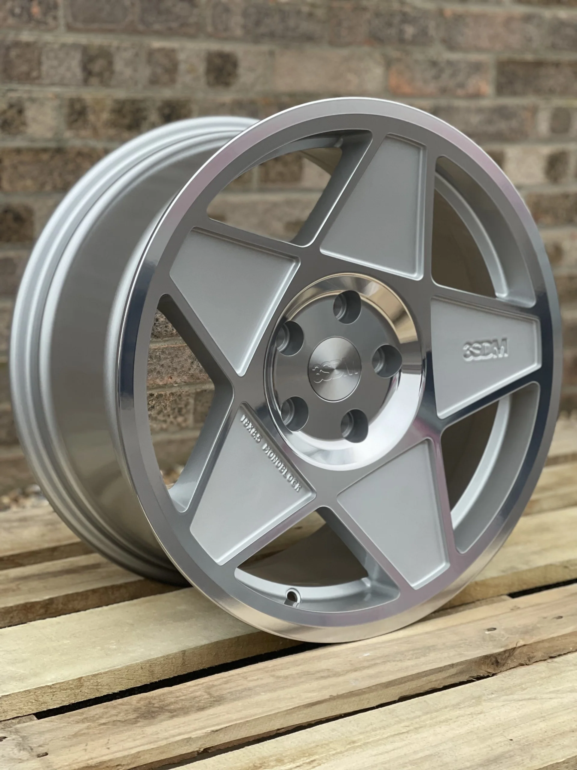 18" Volkswagen Transporter 3SDM 0.05 Silver Cut Alloy Wheels - Image 3